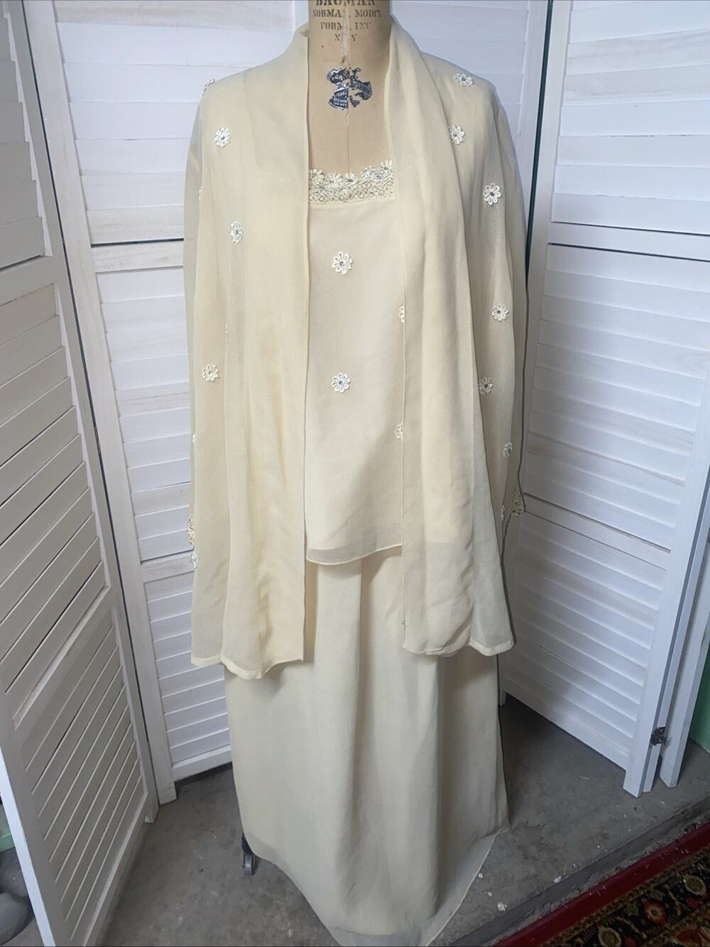 Gunit Fashions Women’s 3 Piece Cream Dress Set Skirt Top Wrap Coverup 1X MOTB